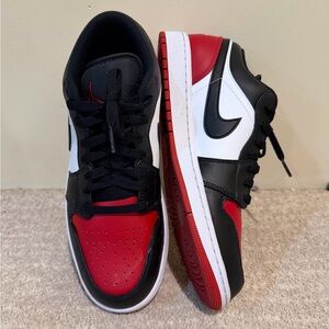 Air Jordan 1 Black and Red Sneakers